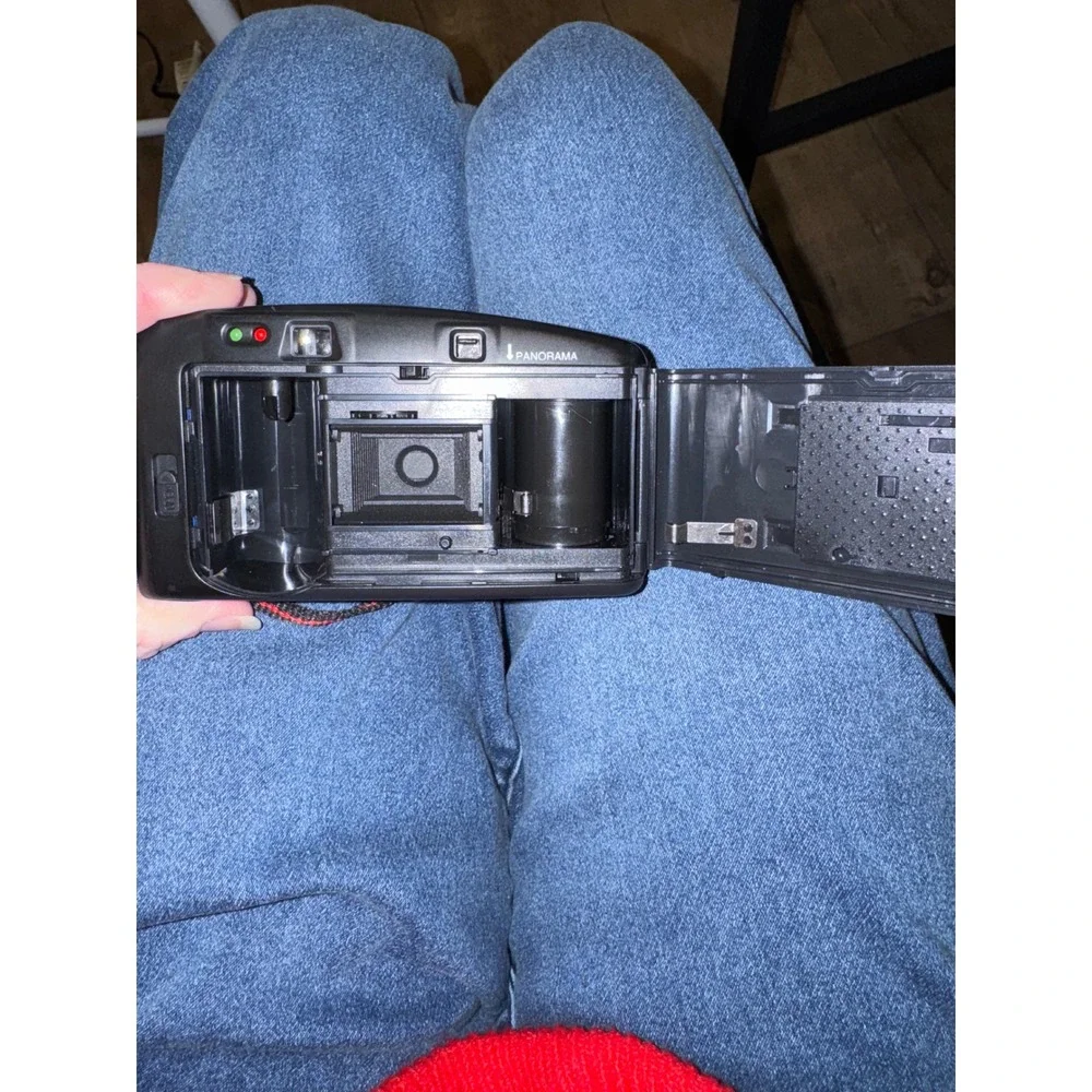 Vivitar PS420 Panorama Point Shoot 35mm Film Camera with‎ Strap vintage WORKS